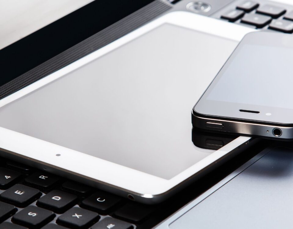 RAEE e sicurezza informatica: rischi nascosti nei dispositivi elettronici dismessi
